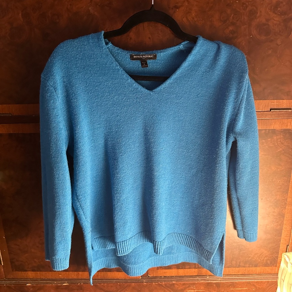 Banana Republic Women's Blue Sweater